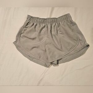 Nike Women's‎ Lined Athletic Shorts in Gray Size M